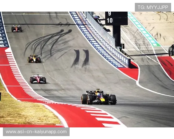 F1新一季首场比赛，维斯塔潘强势表现定下赛季基调